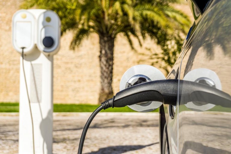 Comment installer une borne de recharge à Épretot en toute sécurité ?